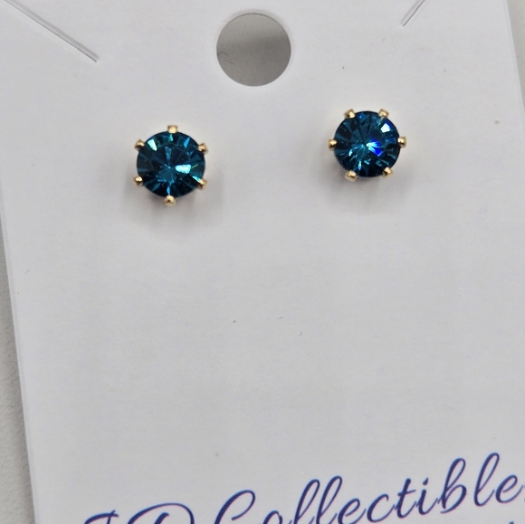 New Blue Zircon Stud Earrings Made with Swarovski Crystals Gold Overlay NWOT - Picture 1 of 4